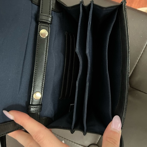 Come Haan black leather crossbody which doubles as a cute little clutch - Picture 2 of 3